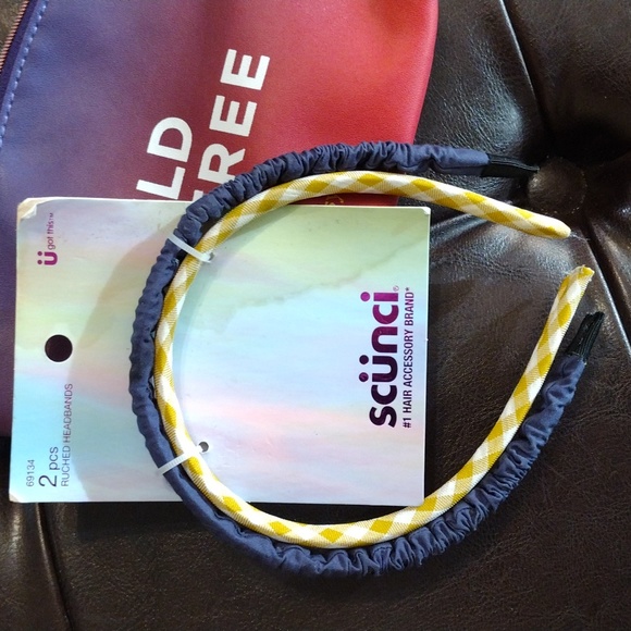 Ipsy Wild & Free Makeup Bag and Goodies - Picture 5 of 11